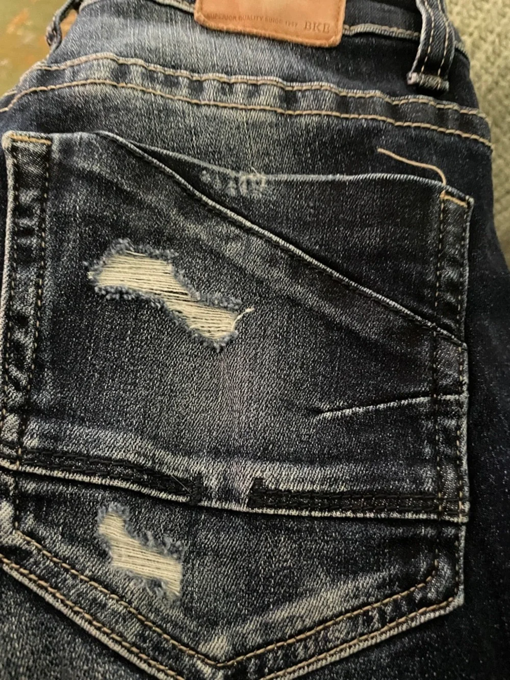 BKE Women's Dark Indigo Ripped Skinny Jeans - Picture 9 of 9